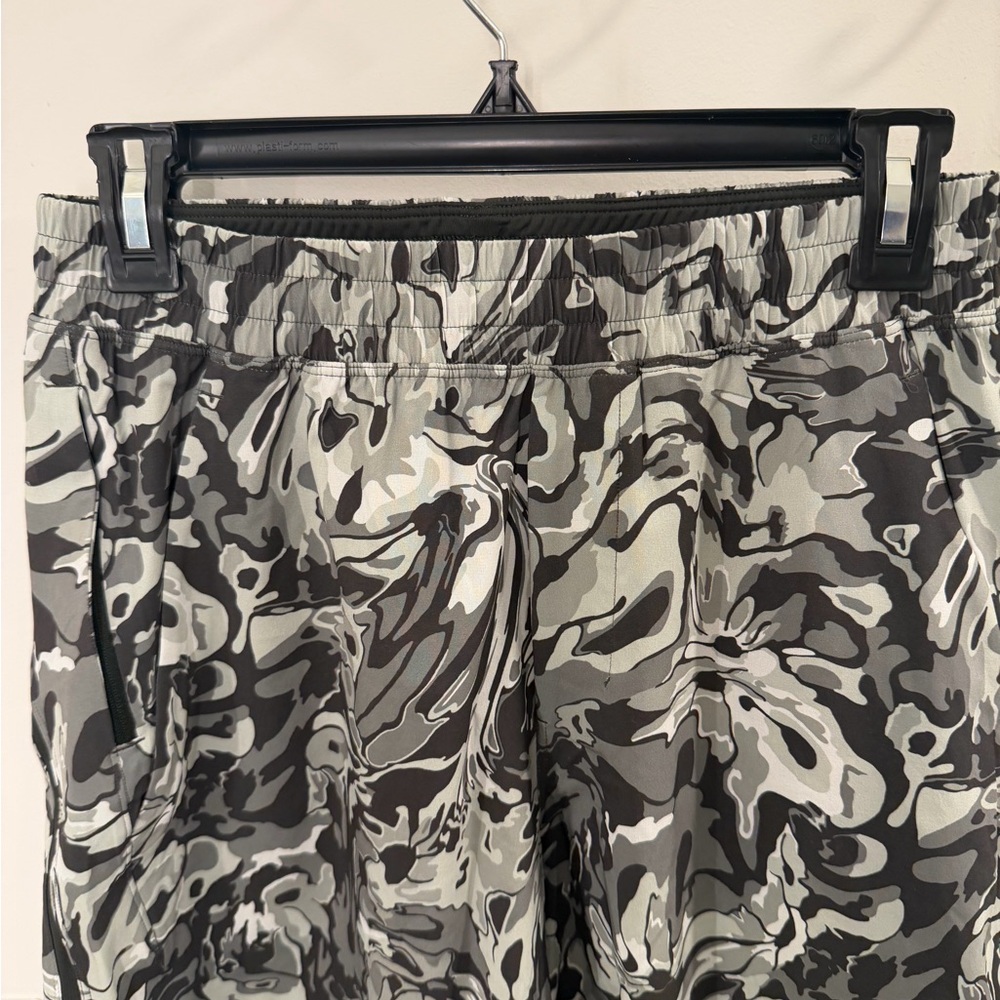 Men’s lululemon Camouflage Patterned Shorts Pace Breaker